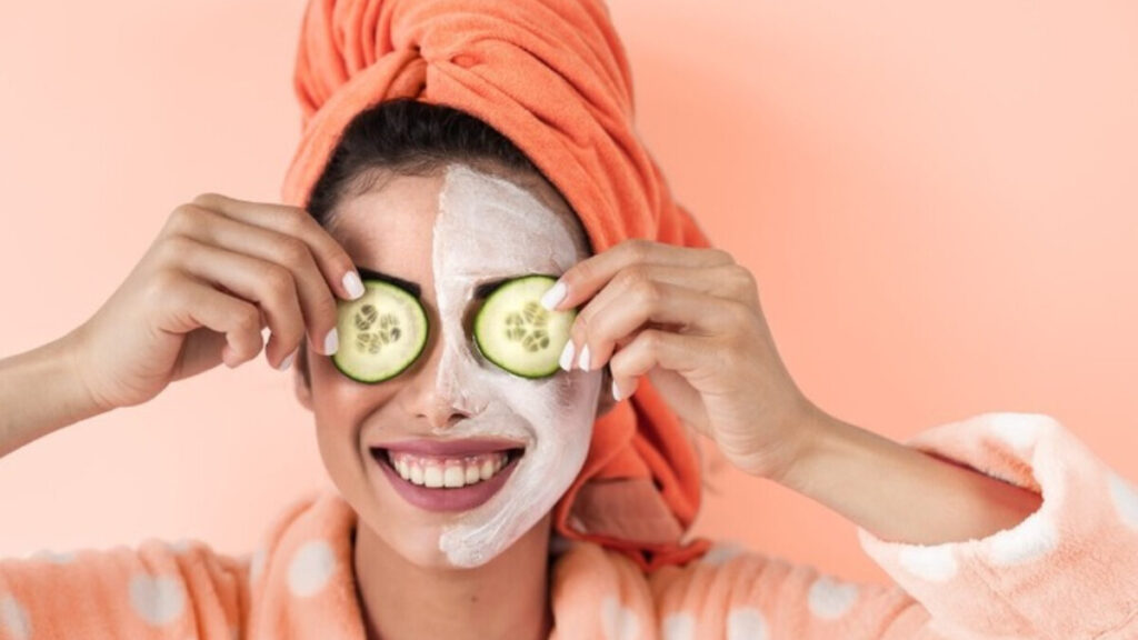 Gençleştirici doğal maskeler! İşte cildinizi güzelleştirecek doğal maske tarifleri..