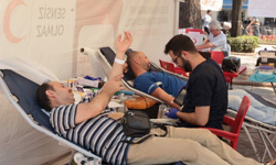 Kocaelili muhtarlardan Kızılay’a kan bağışı