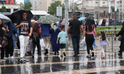 Kayseri'de sağanak yağış hayatı felç etti