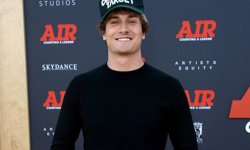 Cole Bennett kimdir?