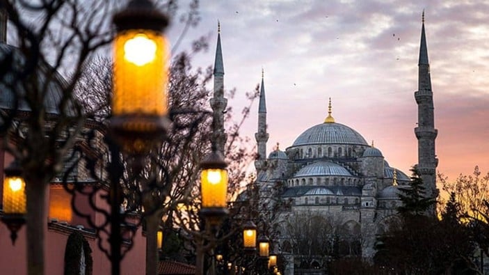 Dinimizde kandil gecesi var mı, Kuran'da geçiyor mu? Peygamberimiz kandil kutlar mıydı?