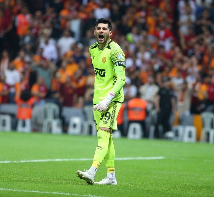 Galatasaray karşısında devleşti! Ankaragücü kalecisi Bahadır Güngördü maça damga vurdu! 12 net kurtarış..