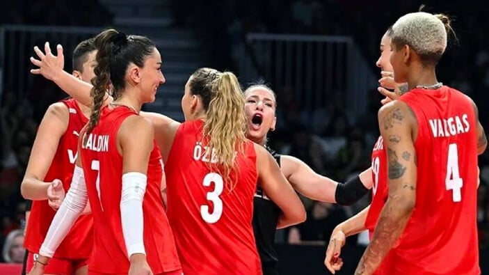 Türkiye - Sırbistan voleybol maçı hangi kanalda, şifresiz mi? Filenin Sultanları final maçı canlı izle