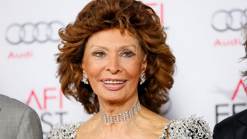 Sophia Loren, 89, undergoes emergency surgery after suffering fall in bathroom at Switzerland home - ABC News