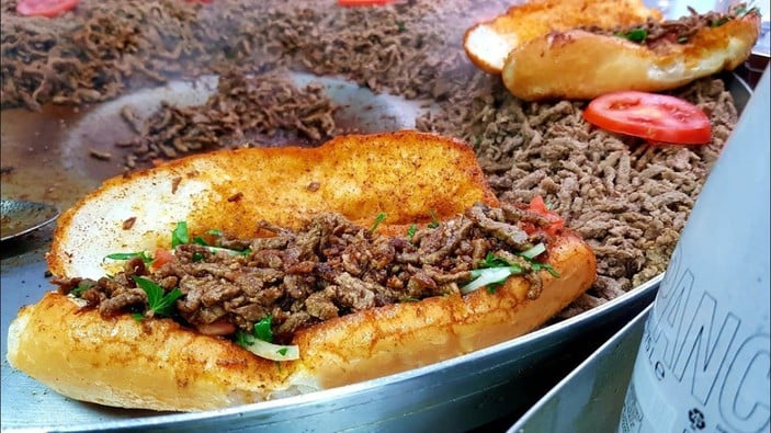 Sadece Mersin tayfası biliyor! Ne ayçiçek yağı, ne su; Tantuni bakın neyle kavruluyor