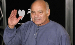 Burt Young kimdir?