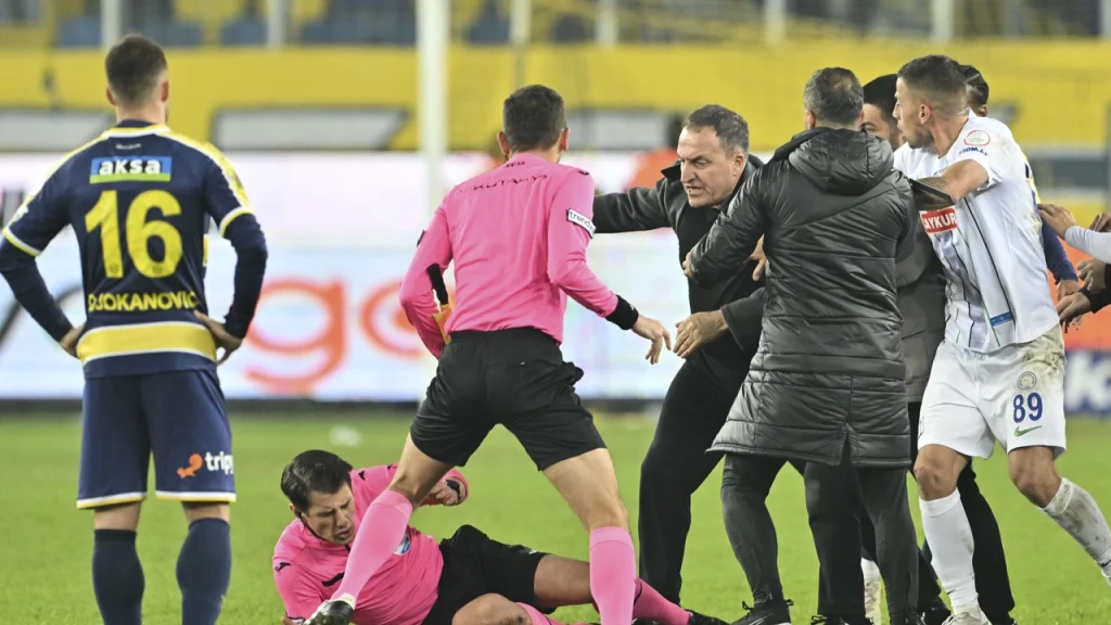 Faruk Koca kimdir? Ankaragücü Başkanı Faruk Koca siyasetçi mi? Faruk Koca nereli?