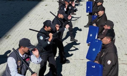 Bekçi ve polise 'cop' kullanma eğitimi