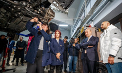İzmir'de otomotiv sektörüne kadın eli değecek
