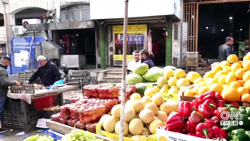 Filistinli Müslümanların ateş altında ramazan hazırlığı